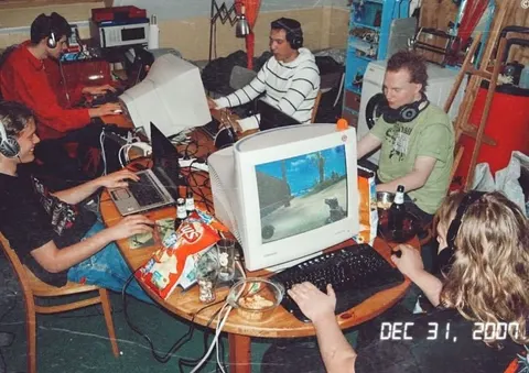 2000 internet aesthetic
